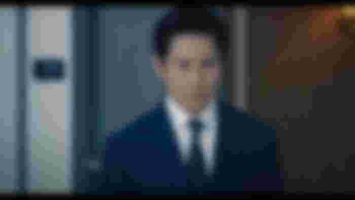 Shin Ha-kyun in The Auditors