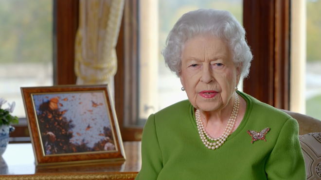 Queen Elizabeth Shock: Royal Might No Longer Be Around Before Christmas? Royal Family Reportedly 'Preparing To Say Goodbye' 