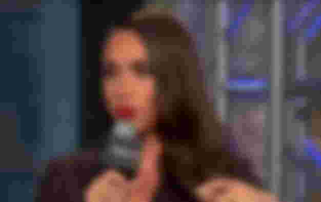 meghan-markle-criticized-for-not-paying-tribute-to-queen-elizabeth-on-her-podcast-duchess-of-sussex-reportedly-superficial-lacks-sympathy-depth-in-everything-that-she-does