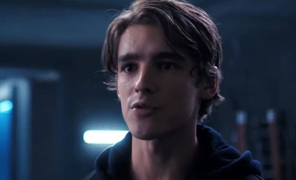 Titans Showrunner Says Nightwing Reveal Will Happen In Season 2