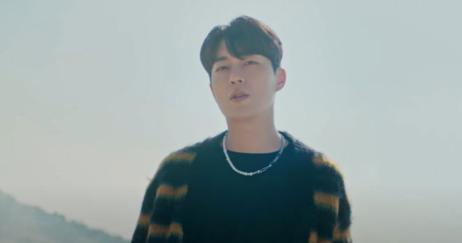 yoon-doo-joon-admits-having-hard-time-balancing-his-career-as-idol-actor