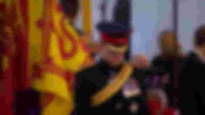 prince-harry-reportedly-heartbroken-after-queen-elizabeths-initials-were-removed-from-his-military-uniform-but-prince-andrew-allowed-to-keep-his