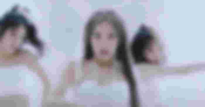 mamamoo-solar-hypes-fans-with-1st-solo-mini-album-face-tops-itunes-charts-worldwide