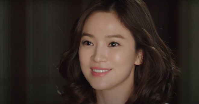 Song Hye Kyo Shock: Song Joong Ki's Ex Shows Some Skin In New Photos, Gets Support From Lee Jung Jae