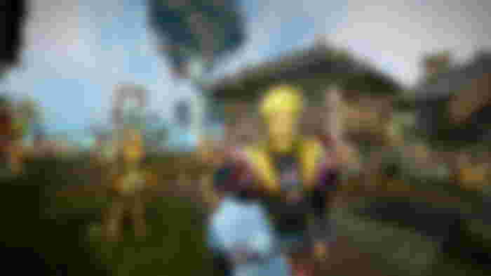 Image of a knight surrounded by a crowd in RuneScape.