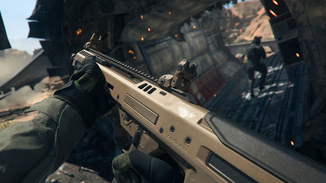 Warzone 2 player holding Cronen Squall battle rifle