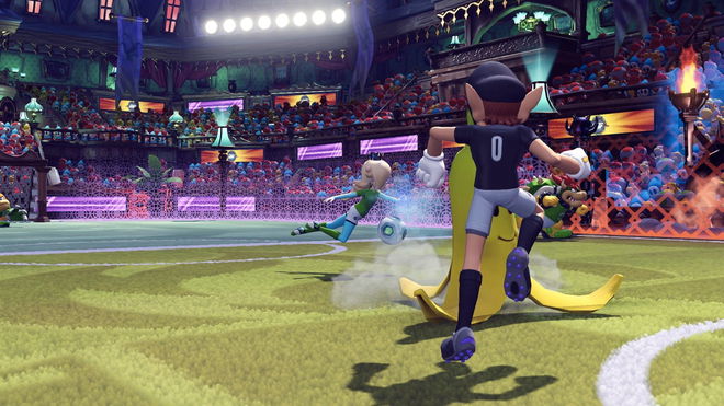 Image of Waluigi and Peach in Mario Strikers: Battle League.