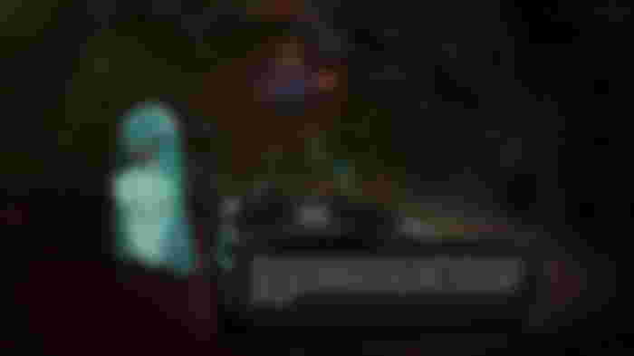 Melinoe speaking with Dora the Listless Shade in the Underworld of Hades 2.