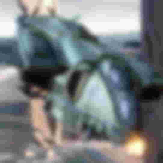The Halo Infinite Pelican flies.
