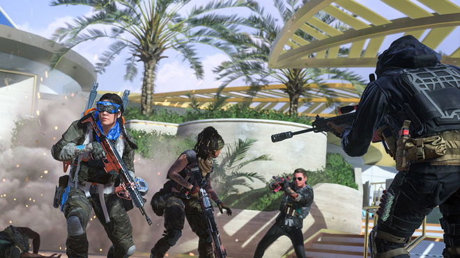 Modern Warfare 3 players surrounded by enemy player pointing gun