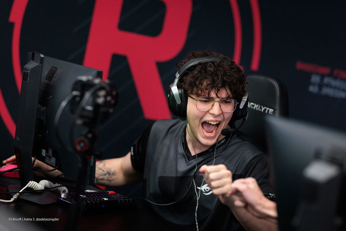 NoaUrz RE:L0:AD Team Secret