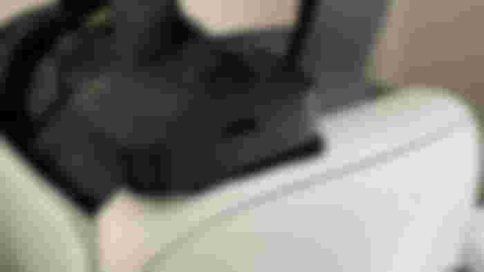 bHaptics TactVisor battery stuck with velcro pad onto the Meta Quest 3 headset