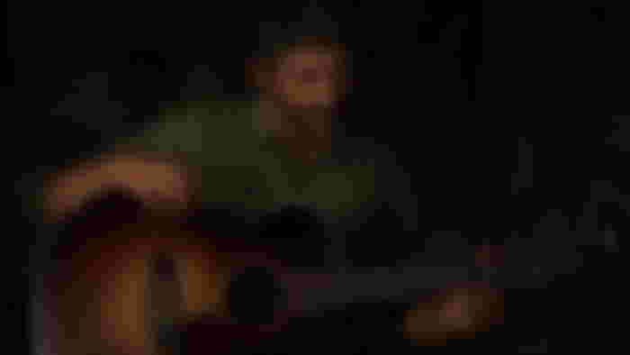 The Last of Us 2 - Joel Plays a Guitar and Sings to Ellie - YouTube