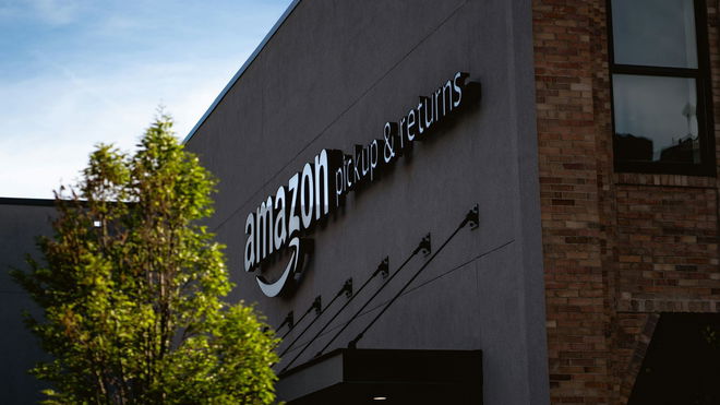 Amazon Pickup & Returns on South St. in Philadelphia.