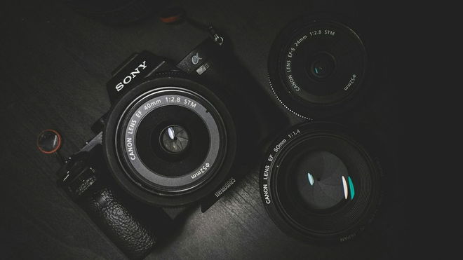Sony camera with lens