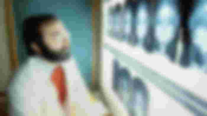 doctor analyzing xray