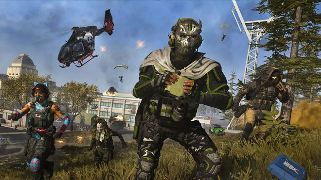 Warzone Mobile crashing - An image of a helicopter in the sky and 3 soldiers on the field