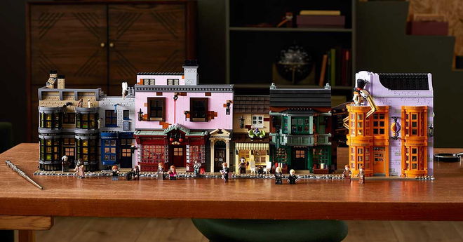 This extremely detailed LEGO Harry Potter set brings Diagon Alley to life