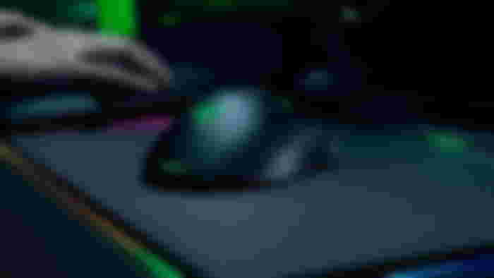 Razer Mamba HyperFlux Wireless Gaming Mouse & Mouse Pad