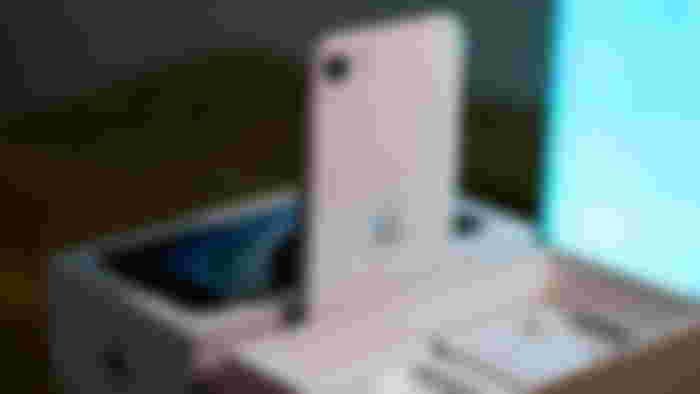 iPhone SE White