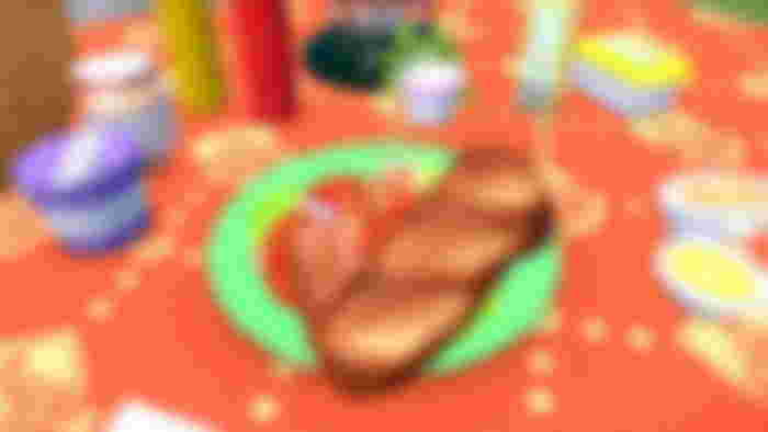 how-to-breed-in-pokemon-scarlet-and-violet | A picture of a sandwich served on a table.