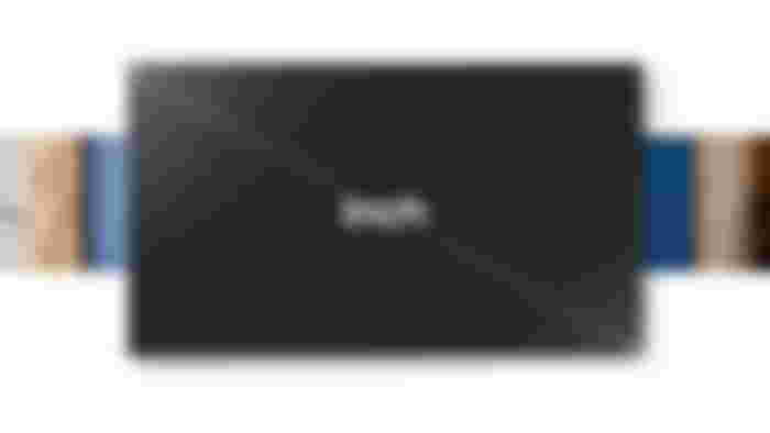A black flatscreen TV with two arrows measuring from corner to corner in inches.